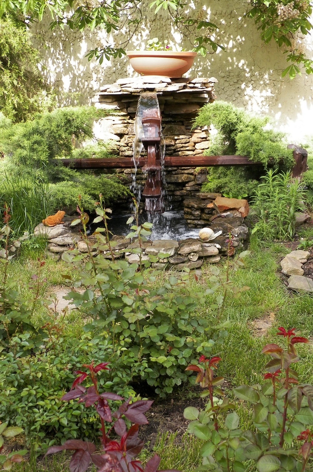 дизайн садового фонтана на участке
