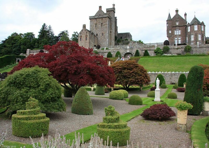 Топиарный сад замка Драммонд